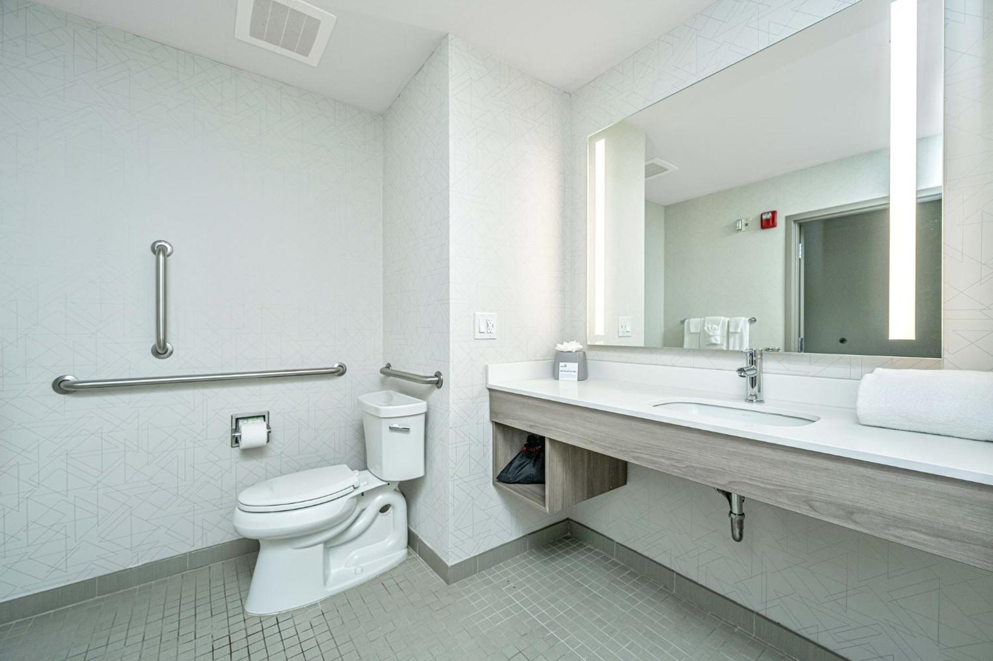 Holiday Inn Express & Suites Charleston Arpt-Conv Ctr Area By Ihg North Charleston Eksteriør billede