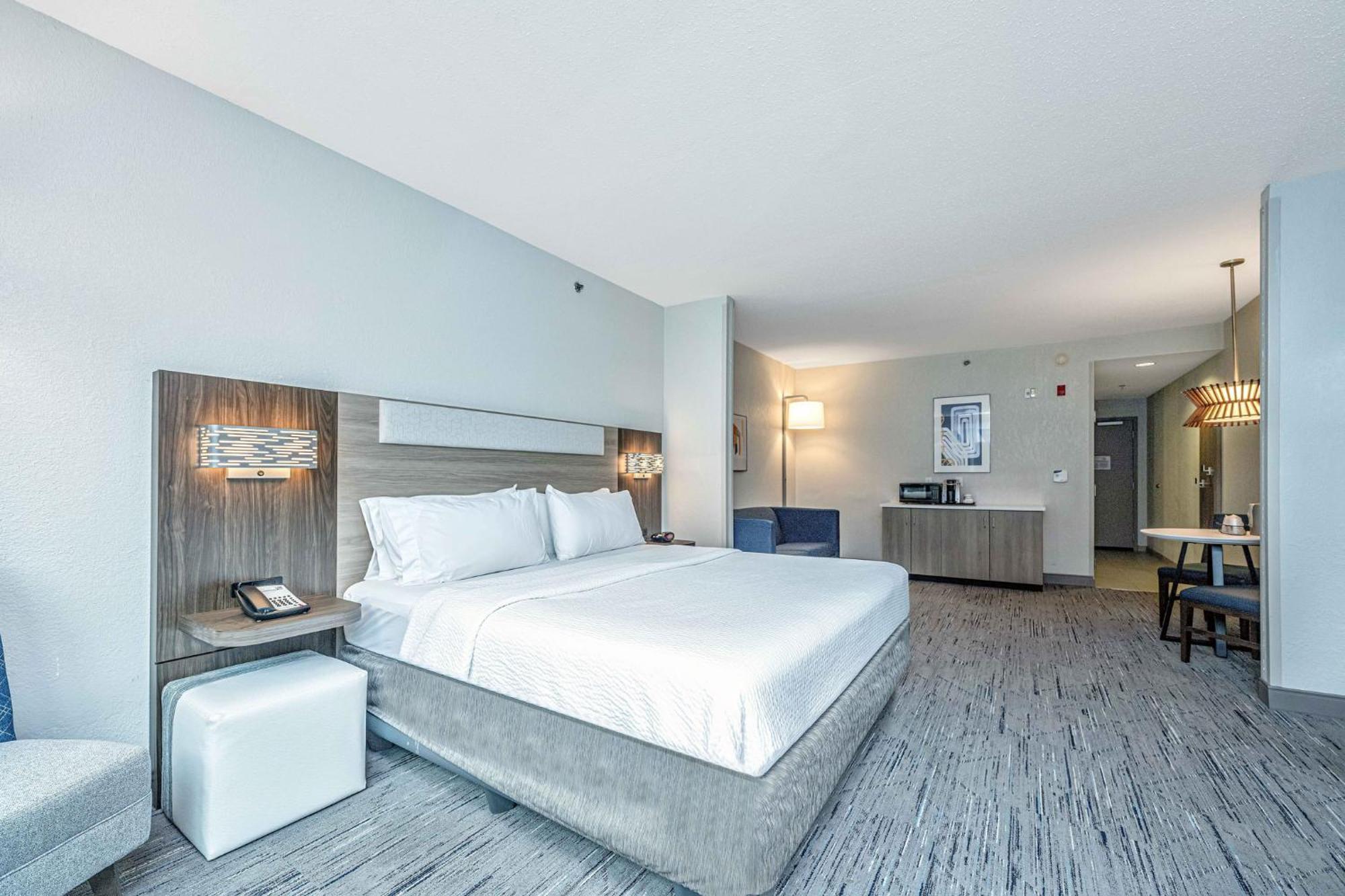 Holiday Inn Express & Suites Charleston Arpt-Conv Ctr Area By Ihg North Charleston Eksteriør billede
