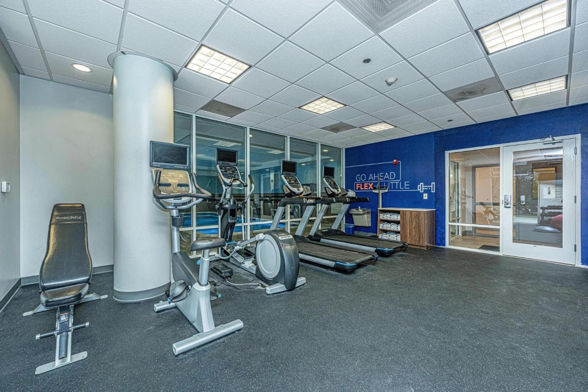 Holiday Inn Express & Suites Charleston Arpt-Conv Ctr Area By Ihg North Charleston Eksteriør billede