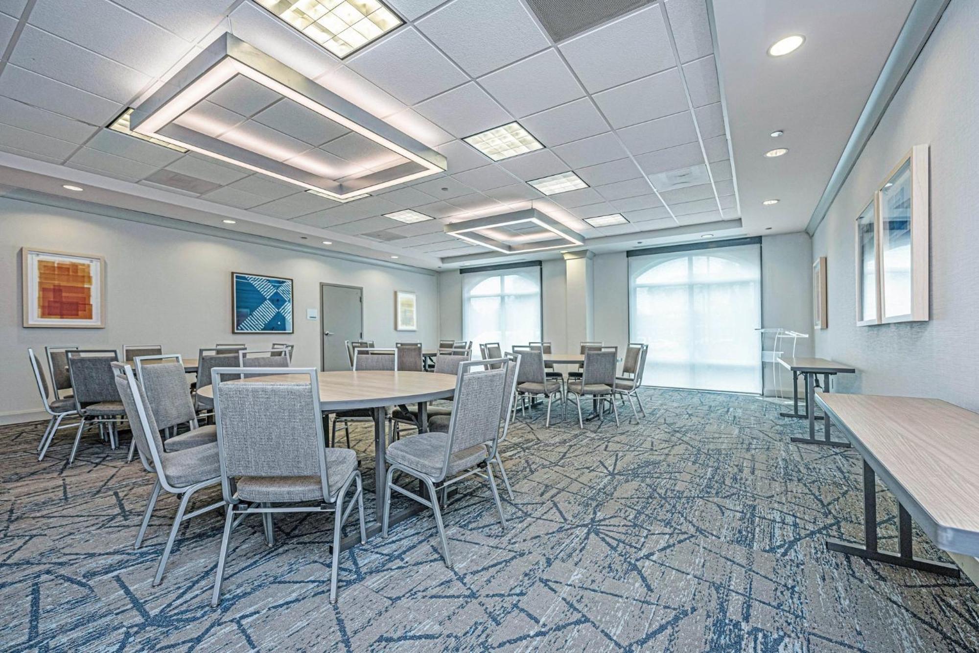 Holiday Inn Express & Suites Charleston Arpt-Conv Ctr Area By Ihg North Charleston Eksteriør billede