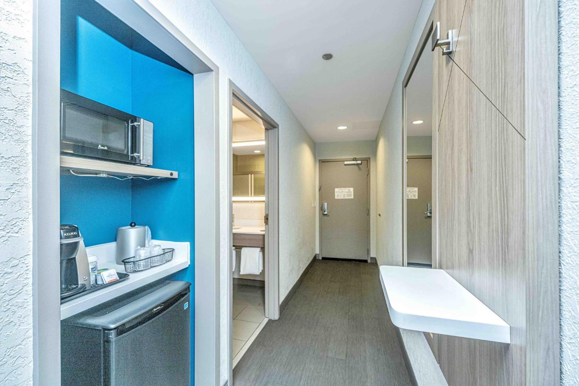 Holiday Inn Express & Suites Charleston Arpt-Conv Ctr Area By Ihg North Charleston Eksteriør billede