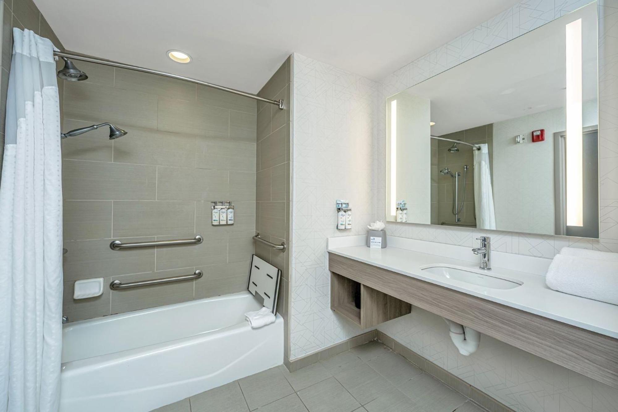 Holiday Inn Express & Suites Charleston Arpt-Conv Ctr Area By Ihg North Charleston Eksteriør billede