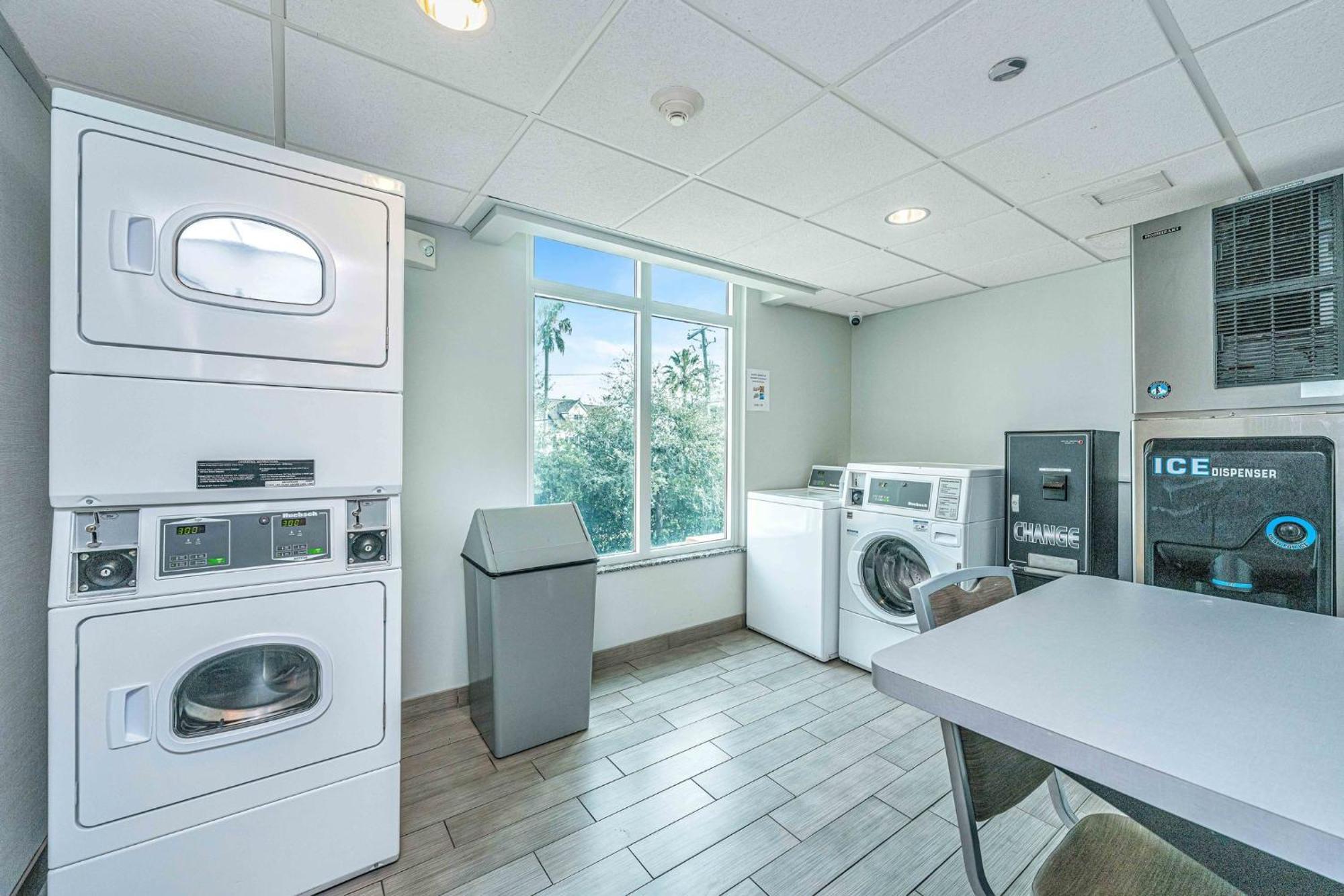 Holiday Inn Express & Suites Charleston Arpt-Conv Ctr Area By Ihg North Charleston Eksteriør billede