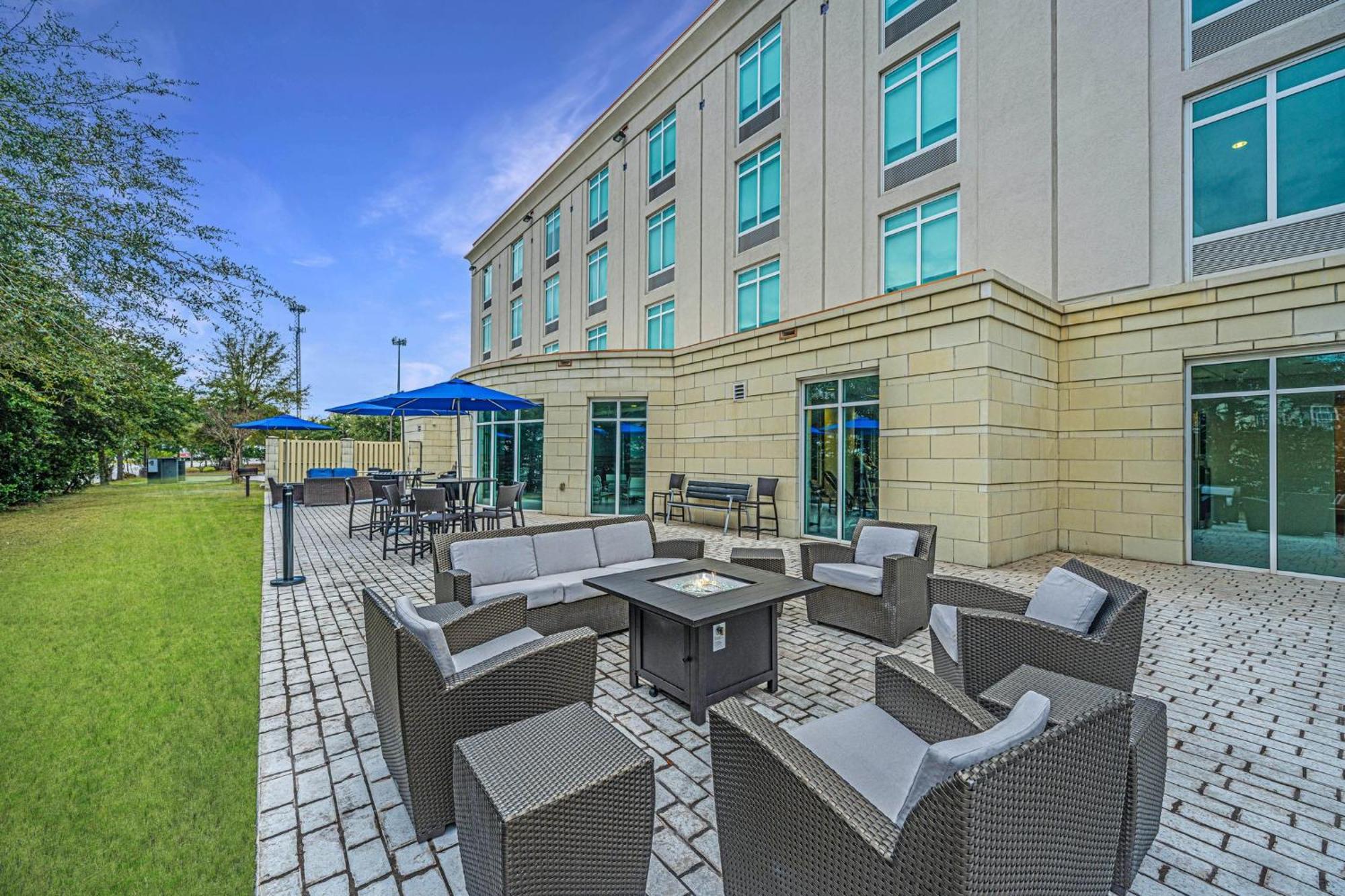 Holiday Inn Express & Suites Charleston Arpt-Conv Ctr Area By Ihg North Charleston Eksteriør billede